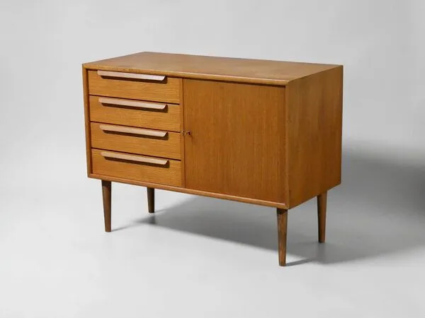 Illustration numéro 4 du produit Enfilade scandinave en teck, 1960-1970