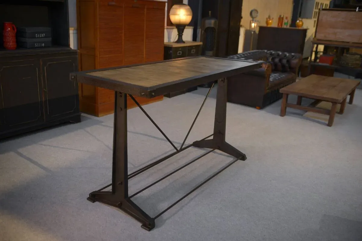 Illustration numéro 4 du produit Console industrielle en chêne