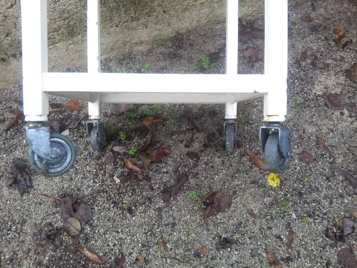 Illustration numéro 4 du produit Table industrielle