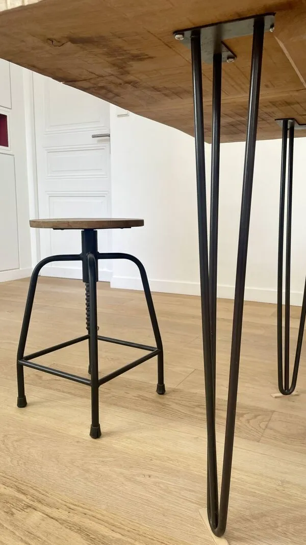 Illustration numéro 4 du produit Table XXL en frêne massif – 3 mètres – pieds métal Ripaton