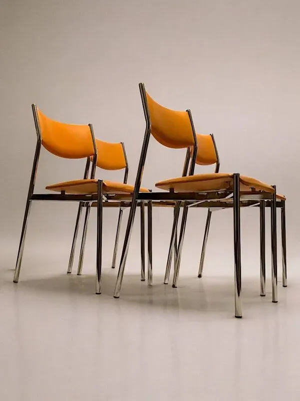 Illustration numéro 4 du produit 4 chaises tubulaires chromées, France, Italie 1970