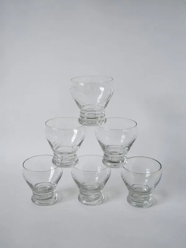 Illustration numéro 4 du produit lot de 6 verres à vin en verre ciselé 1960 9 X 8 cm
