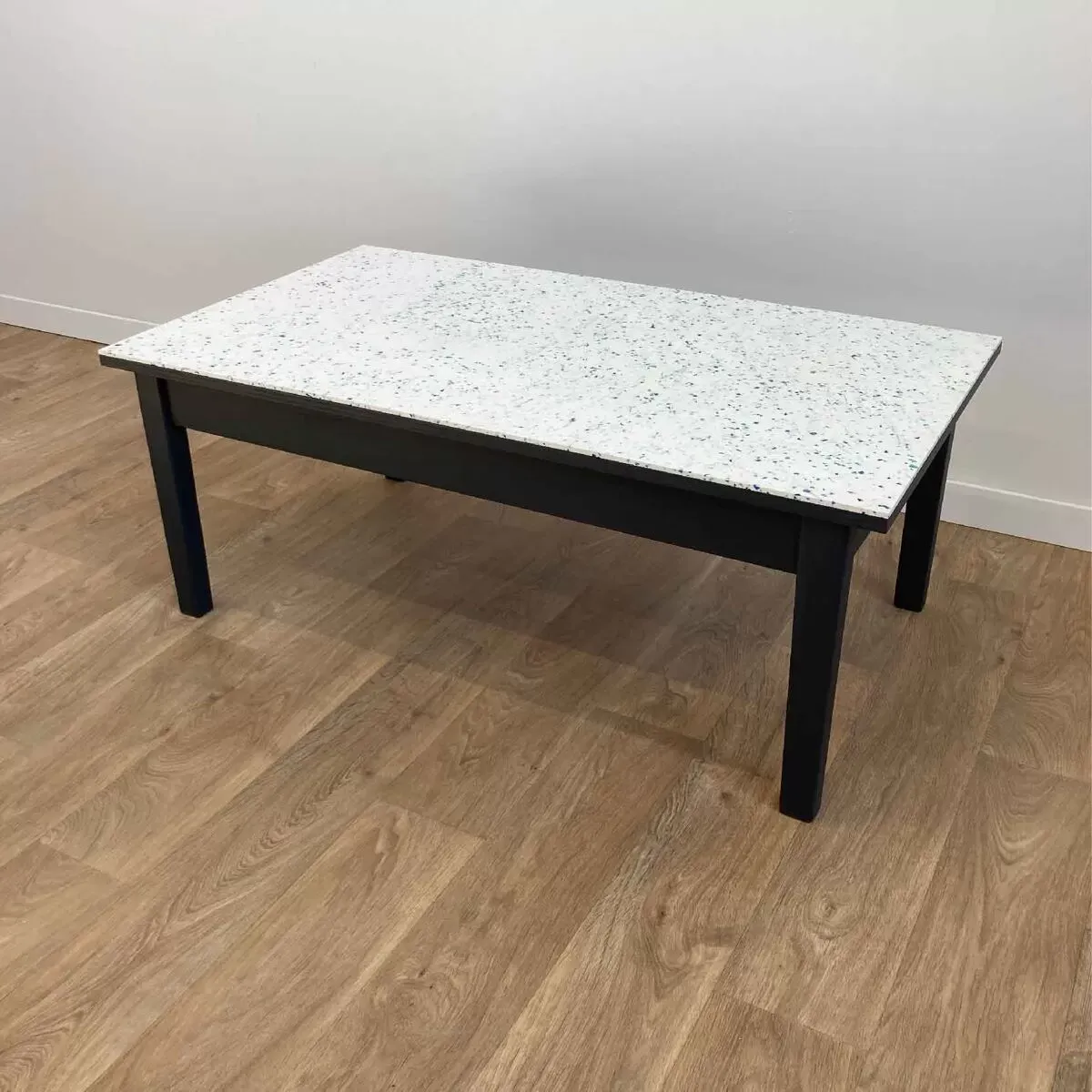 Illustration numéro 4 du produit Table basse design