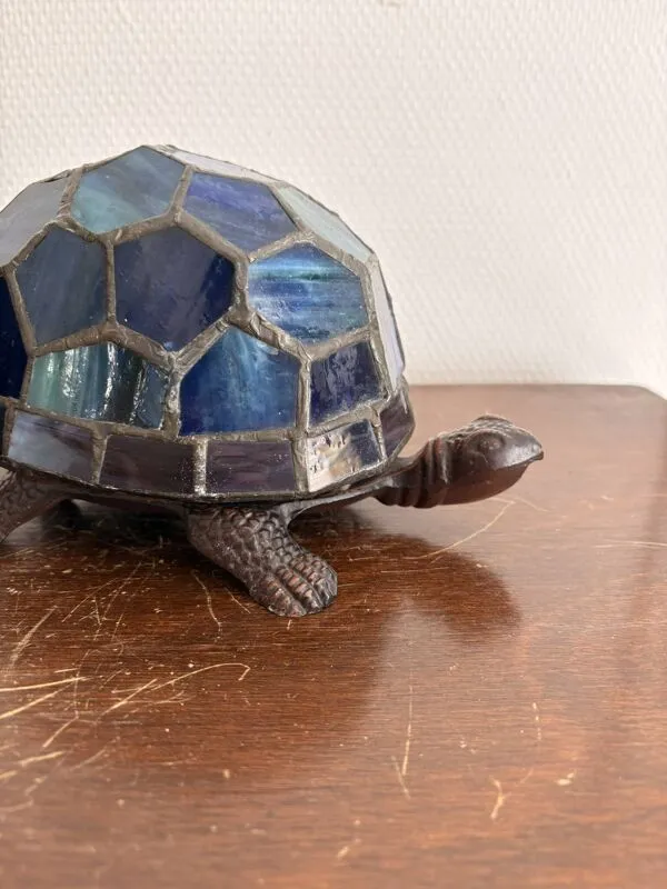 Illustration numéro 4 du produit Lampe Poser Tortue Verre Emaux Vitraux Style Tiffany Art Nouveau