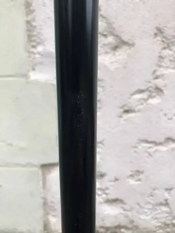 Illustration numéro 4 du produit Porte-manteau beige et noir Manade de Jean-Pierre Vitrac