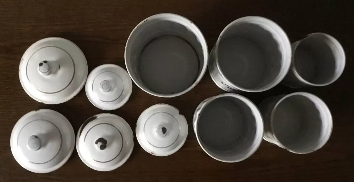 Illustration numéro 4 du produit Pots en tôle émaillée