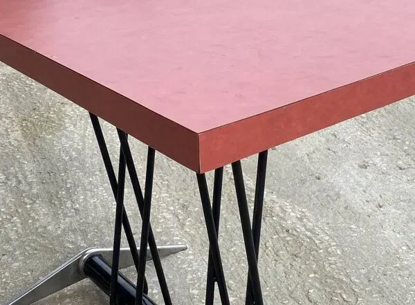 Illustration numéro 4 du produit Jean Prouvé table de la buvette de l’Aéro-club de Dancourt-les-Conflans