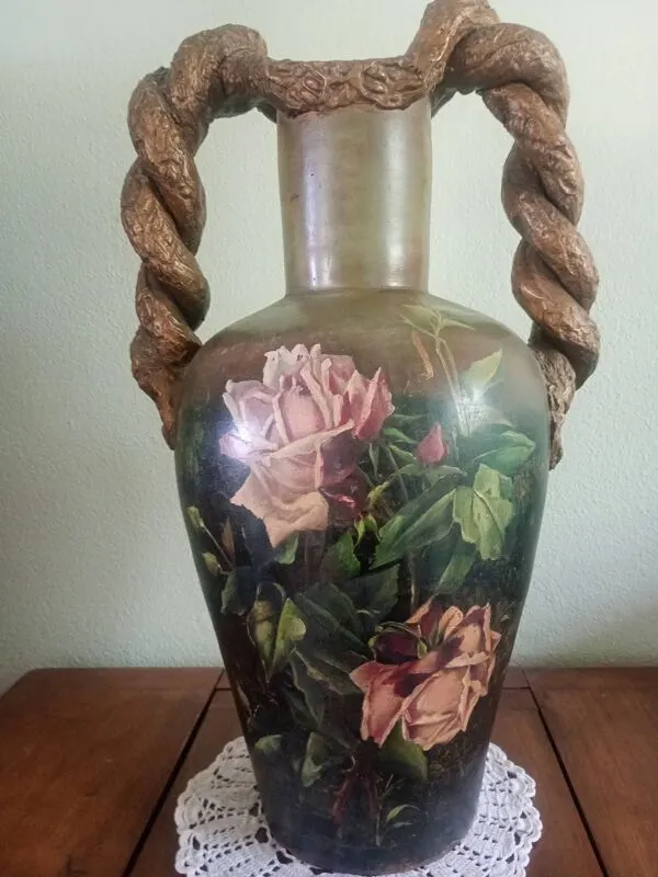 Illustration numéro 4 du produit Vase à double anse aux roses Georges Weissenburger Ecole de Nancy
