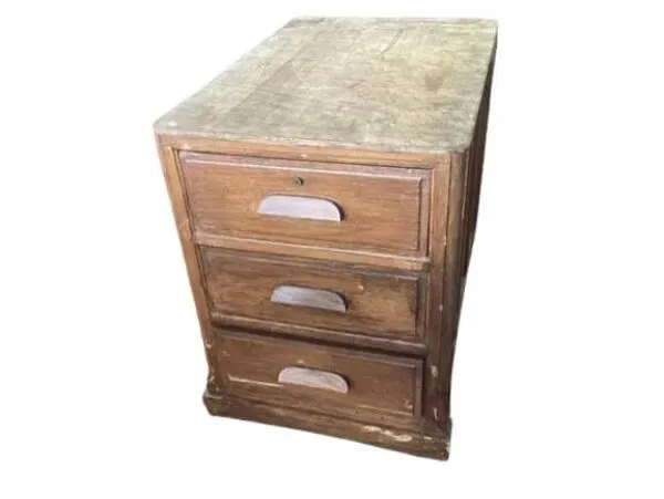 Illustration numéro 4 du produit Ancien meuble de métier, rangement, 3 tiroirs