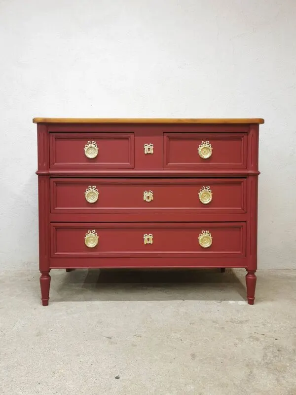 Illustration numéro 4 du produit Commode vintage en merisier relookée