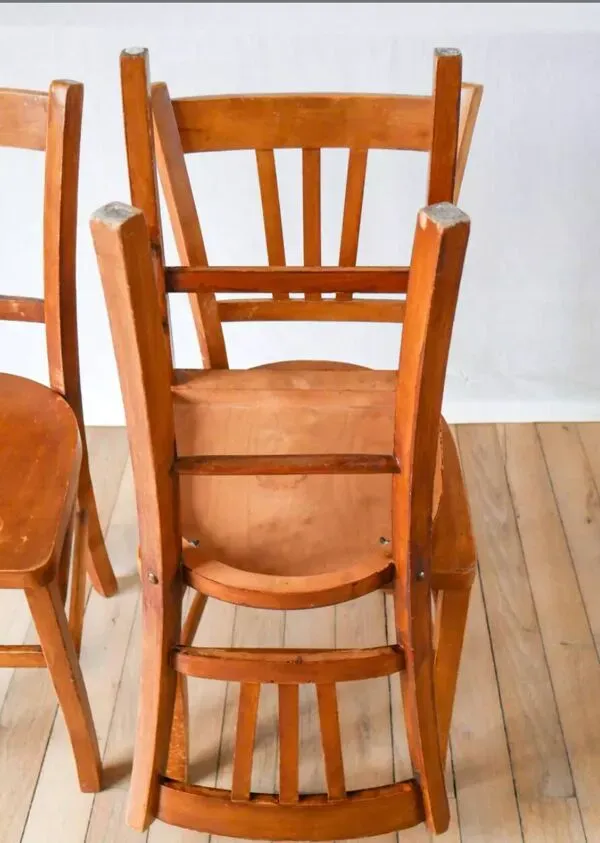 Illustration numéro 4 du produit Ensemble de 3 chaises bistrot en bois 1950