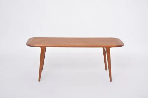 Illustration numéro 4 du produit Table basse danoise du milieu du siècle en bois de teck