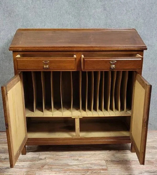 Illustration numéro 4 du produit Meuble de métier a plan incliné en hêtre massif teinté époque fin XIXème