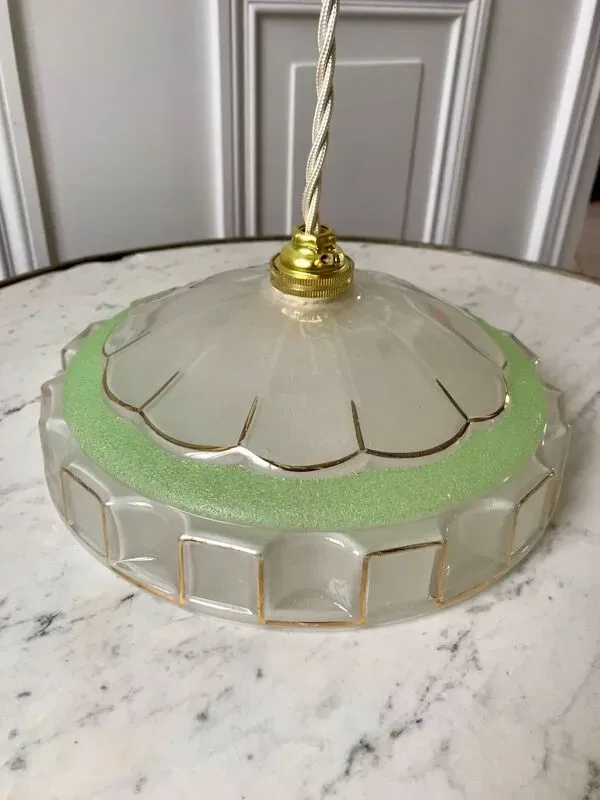 Illustration numéro 4 du produit Suspension en verre granité vert années 50-60