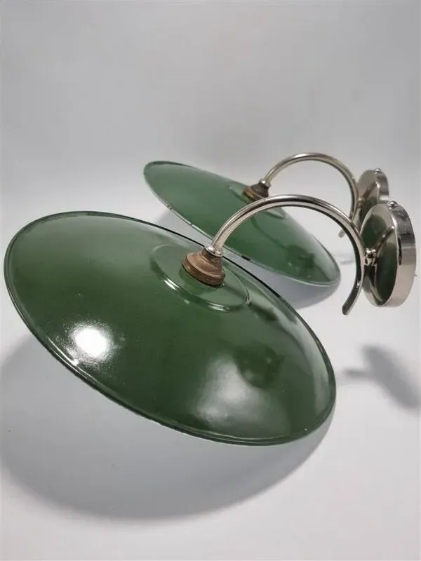 Illustration numéro 4 du produit Paire d'appliques en tôle émaillée