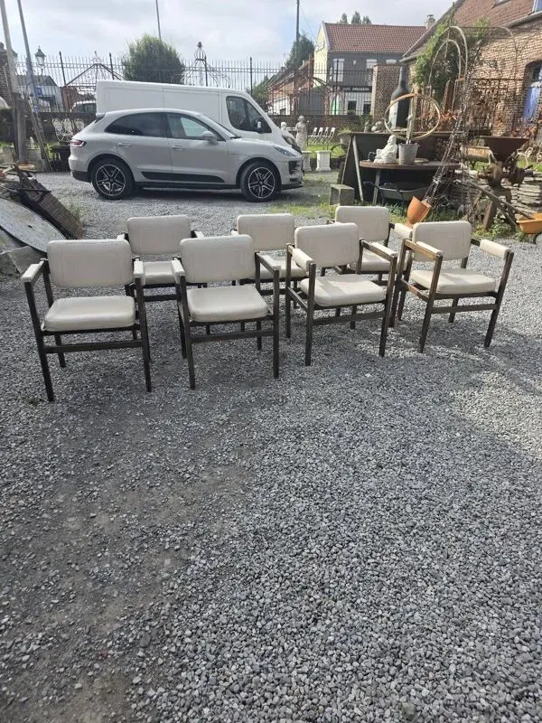 Illustration numéro 4 du produit 7 fauteuils des années 70