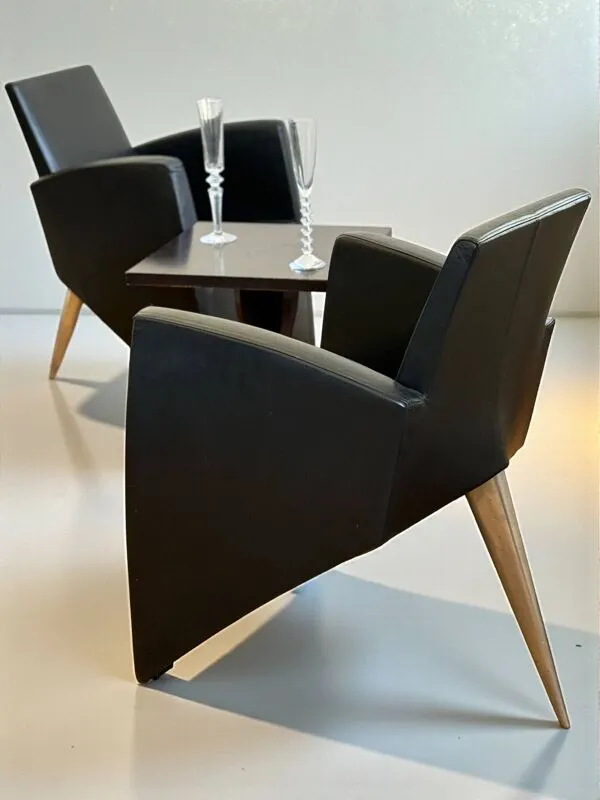 Illustration numéro 4 du produit Fauteuils « J » de Philippe Starck pour Aleph, 1989, lot de 2
