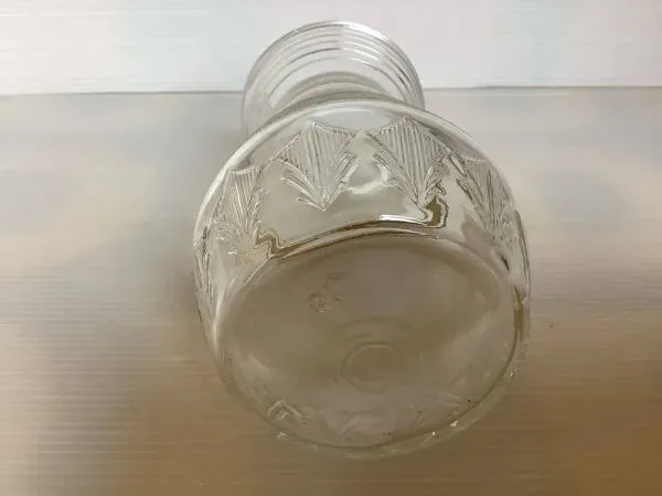 Illustration numéro 4 du produit Ancien vase à bulbe de jacinthe