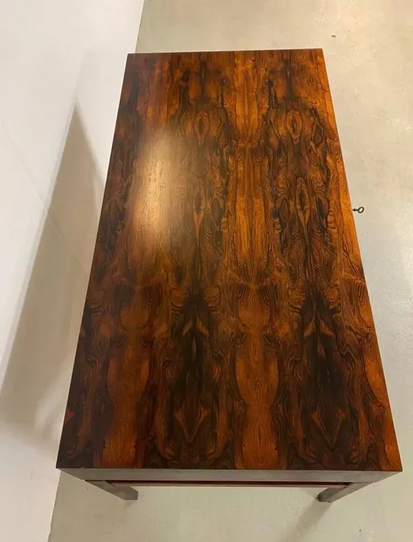 Illustration numéro 4 du produit Bureau danois en palissandre par Arne Wahl Iversen années 60