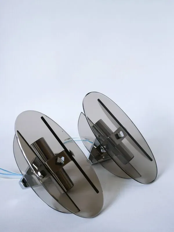 Illustration numéro 4 du produit Paire d'appliques en verre fumé space age design made in italy 1970