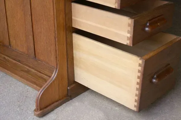 Illustration numéro 4 du produit Rare  Modèle unique de bureau américain LEDESK (années 20/30).