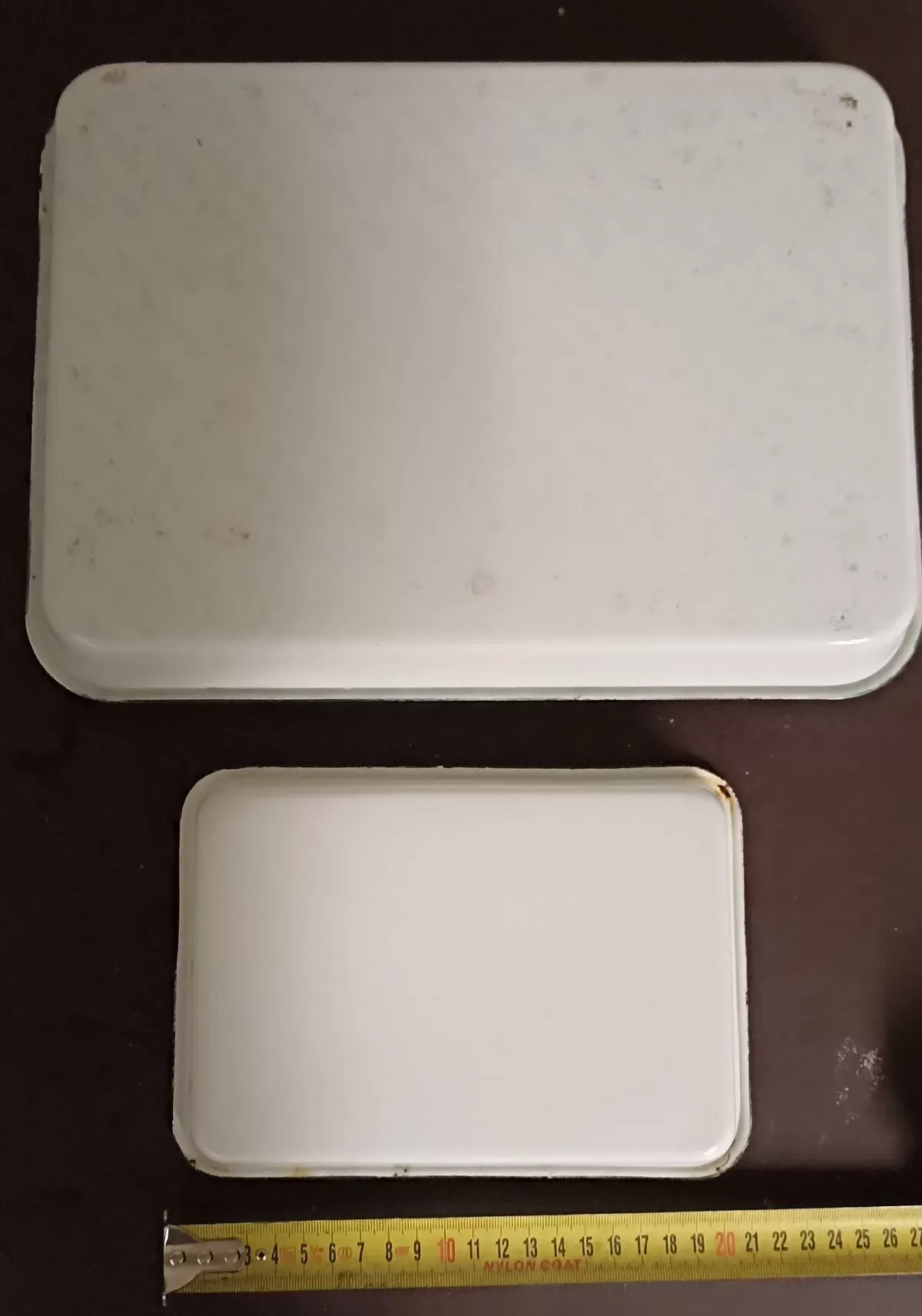 Illustration numéro 4 du produit Lot de deux plateaux émaillés de laboratoire/dentiste/médecin