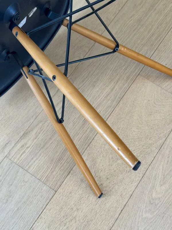 Illustration numéro 4 du produit Fauteuils Eames plastic armchair