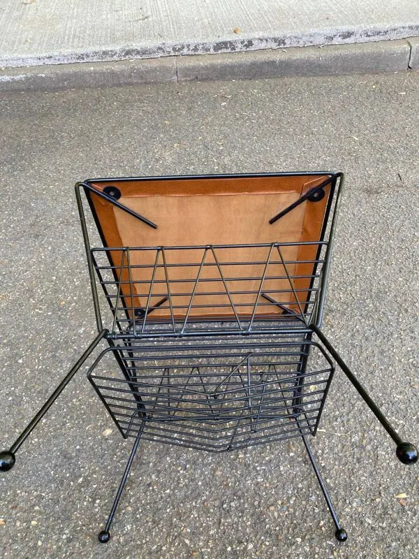 Illustration numéro 4 du produit Porte-revues table d'appoint vintage style atomic mid-century modern