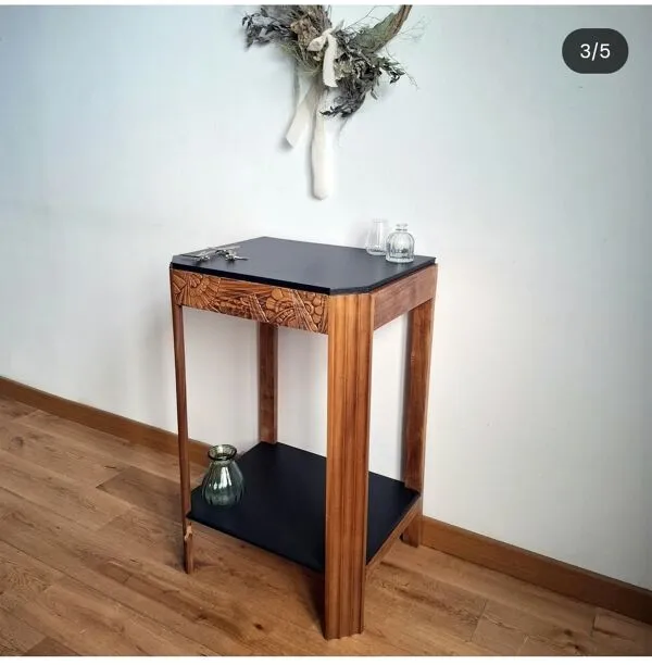 Illustration numéro 4 du produit Jolie console art déco