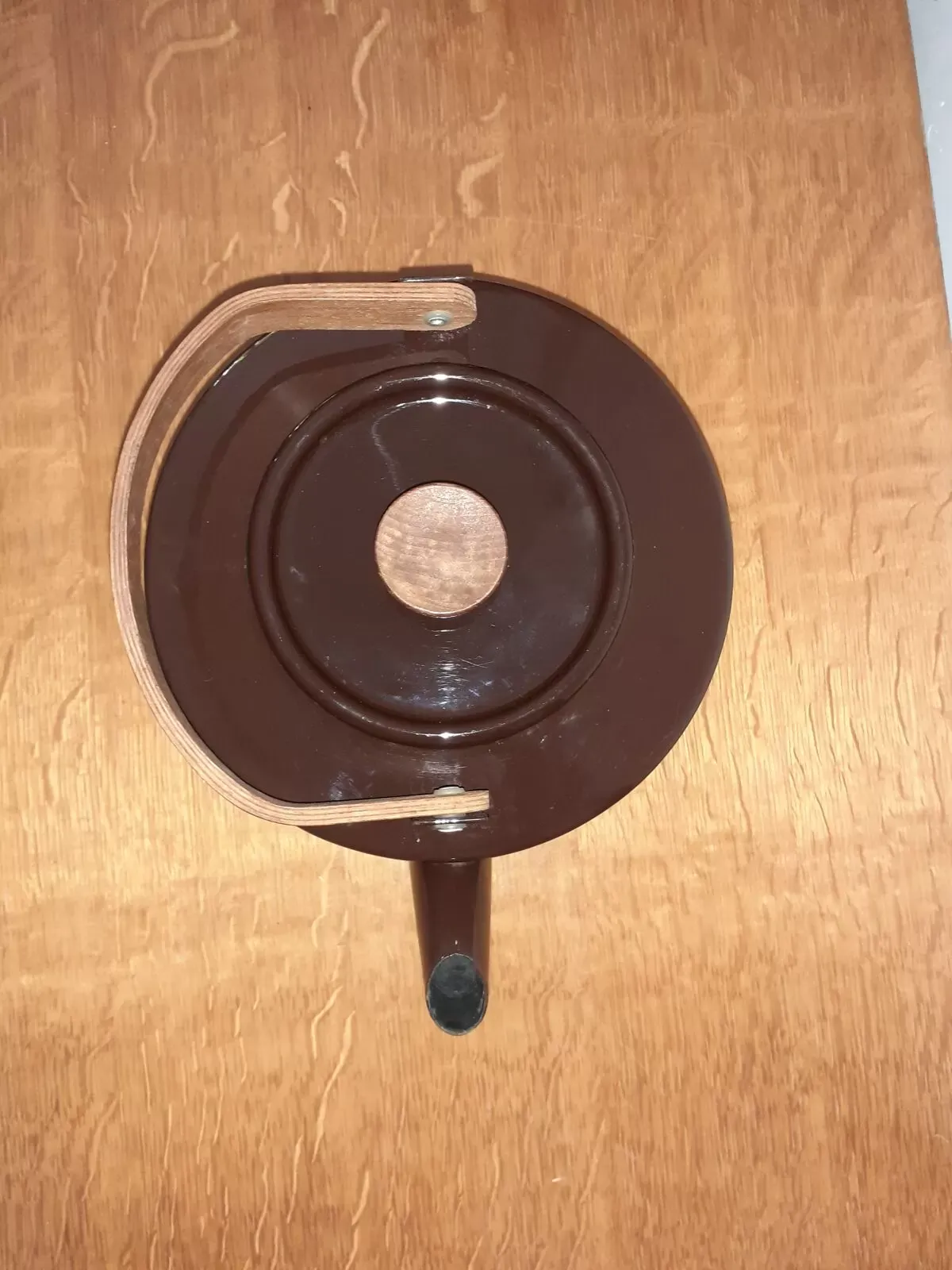 Illustration numéro 4 du produit Théière bouilloire en tôle émaillée,  Mickaël Lax Copco