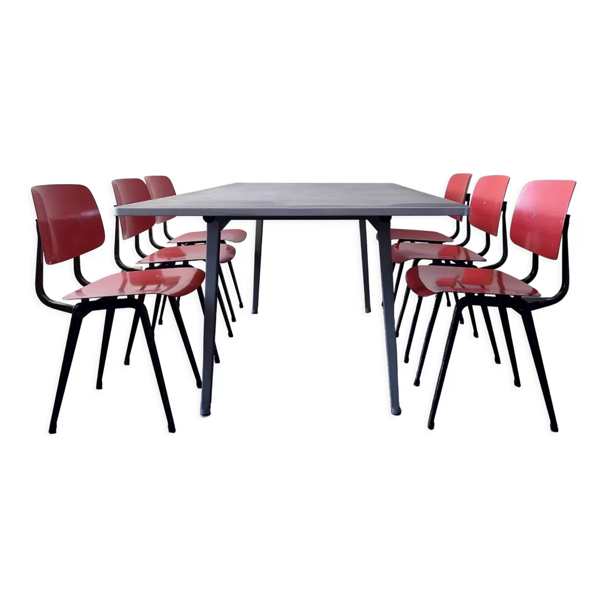 Illustration numéro 4 du produit 6 chaises Revolt par Friso Kramer pour Ahrend De Cirkel, Pays-Bas, 1956