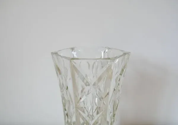 Illustration numéro 4 du produit Vase hexagonal motifs géométrique style art déco, 1950