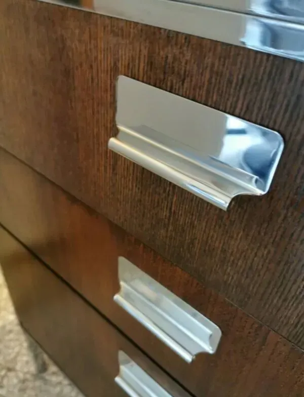 Illustration numéro 4 du produit Vitrine en palissandre et chrome, années 70-80