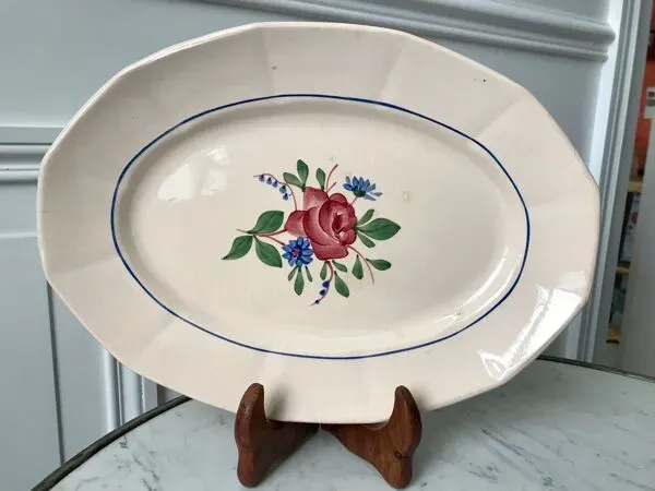 Illustration numéro 4 du produit Plat ovale rose pâle et fleurs digoin sarreguemines années 30-40