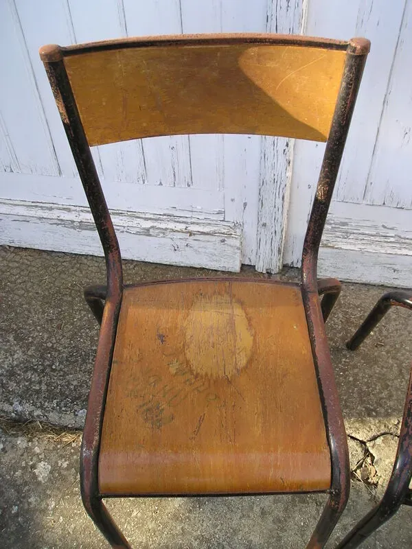 Illustration numéro 4 du produit Paire de chaises d'école Mullca