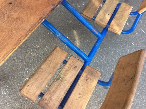 Illustration numéro 4 du produit Pupitre d'écolier vintage