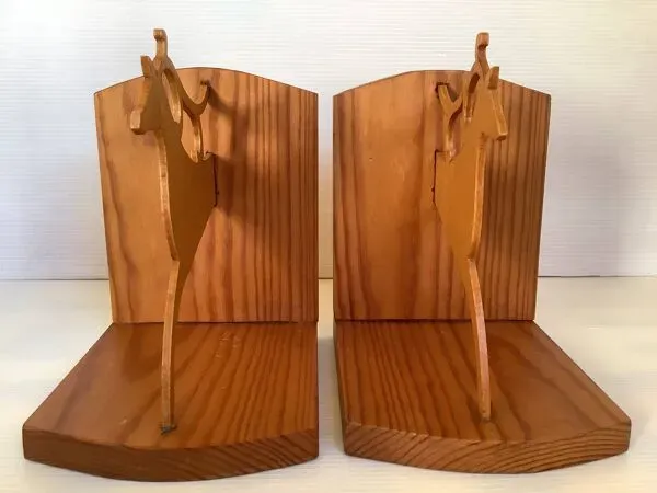 Illustration numéro 4 du produit Paire de serre livres zoomorphe en bois