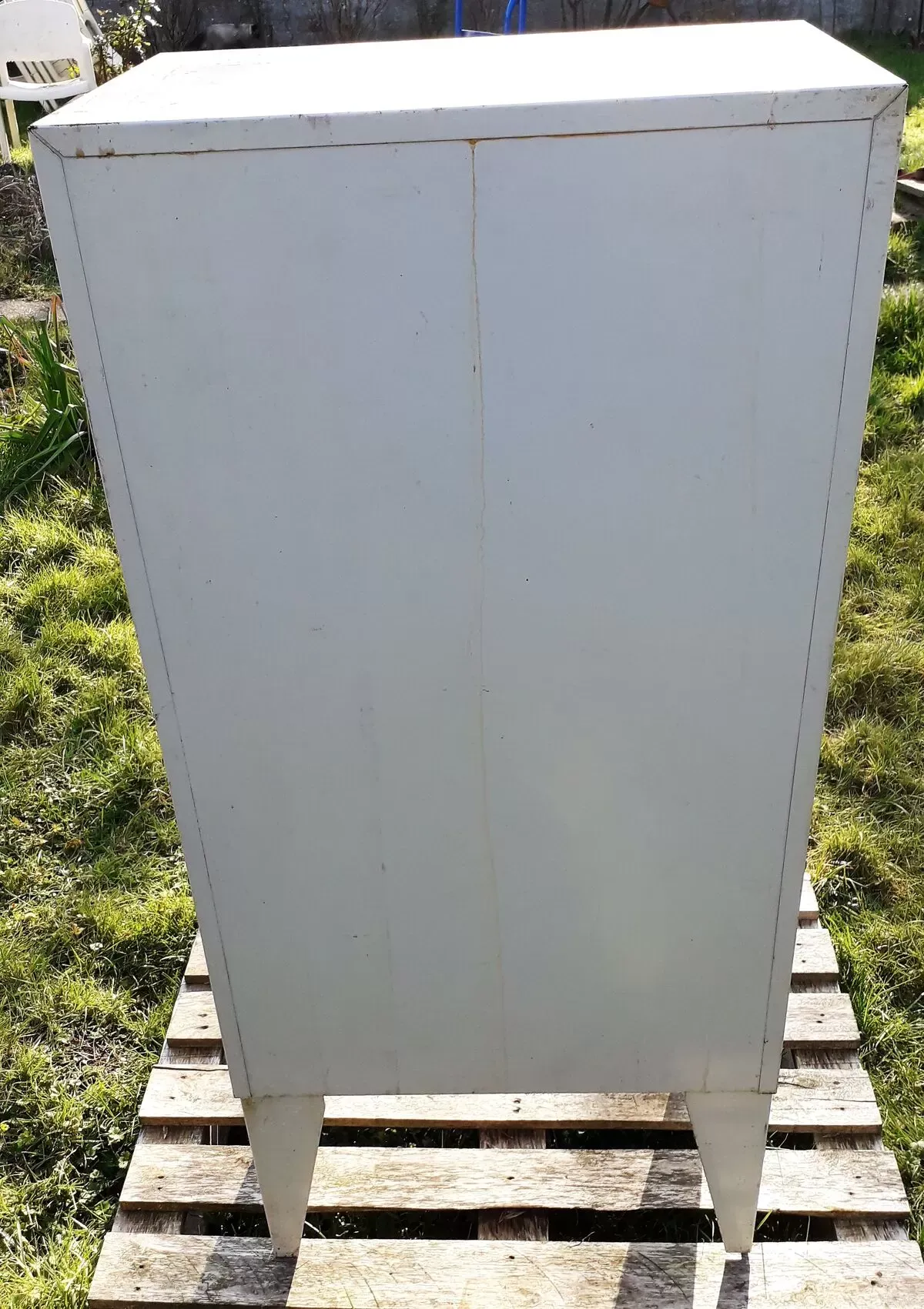 Illustration numéro 4 du produit Meuble industriel de rangement en métal