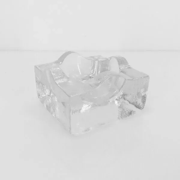 Illustration numéro 4 du produit Cendrier sculptural en verre clair, modèle Puzzle, design Bertil Vallien, B