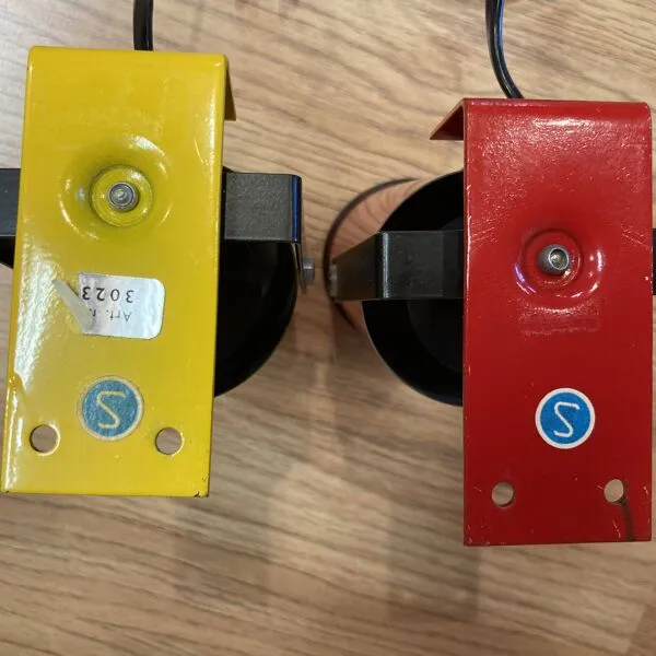 Illustration numéro 4 du produit Paire d'appliques modulables industrielles, 1950