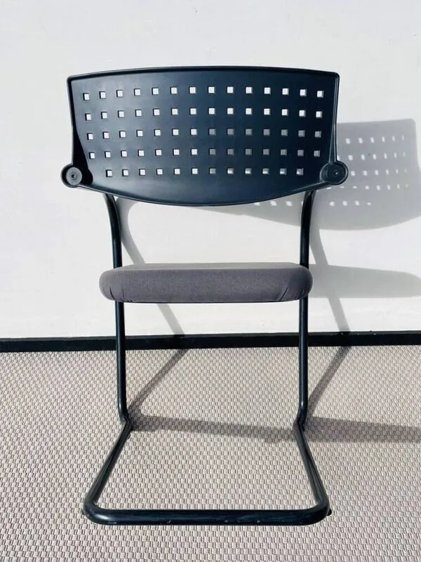 Illustration numéro 4 du produit Suite de 4 chaises Visavis  d'Antonio Citterio pour Vitra. Vintage 90s