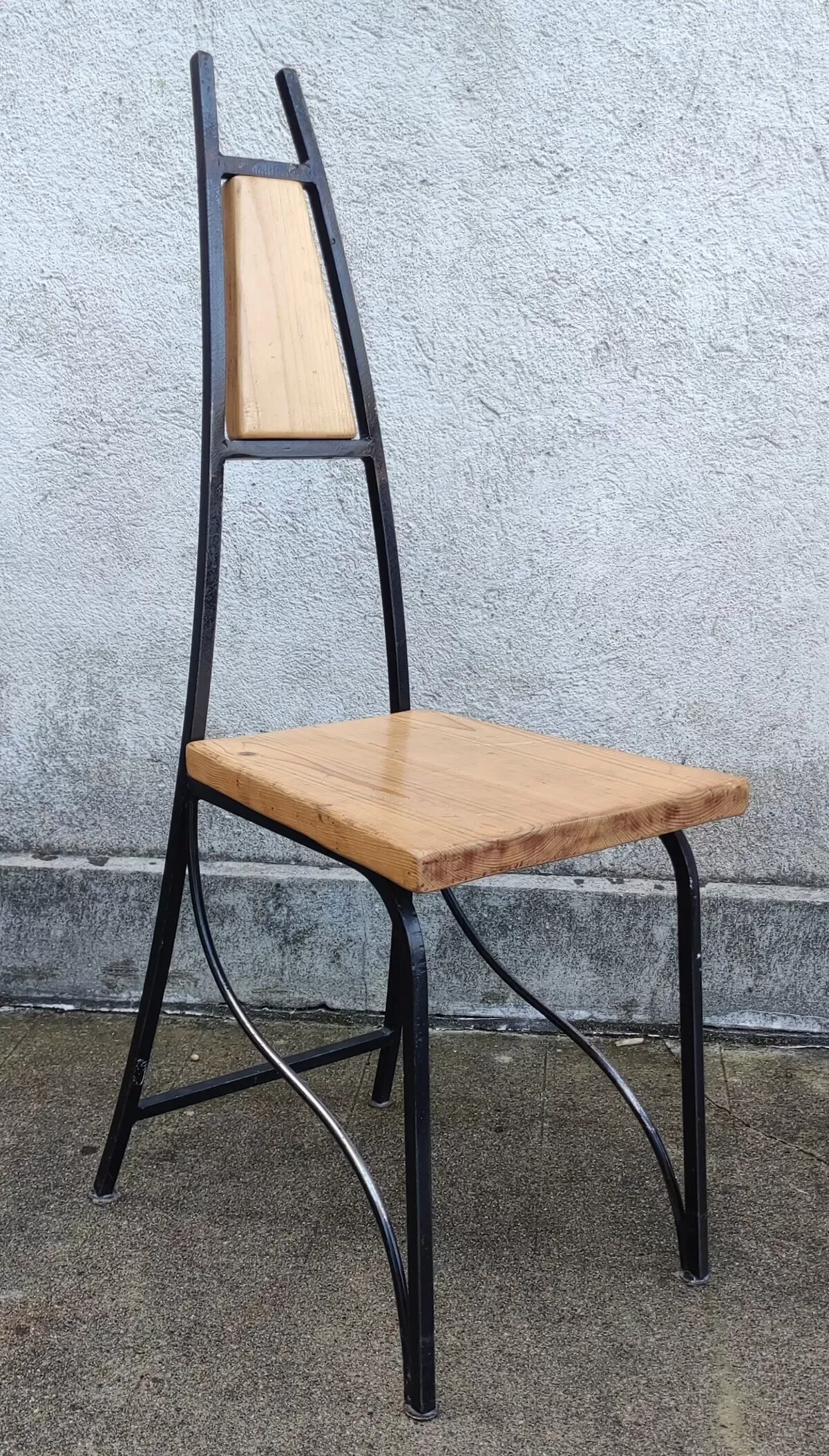 Illustration numéro 4 du produit Série de 4 chaises vintage