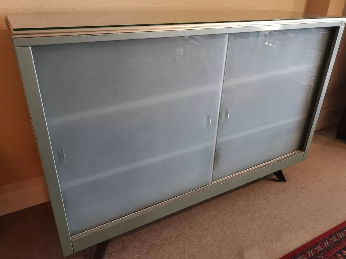 Illustration numéro 4 du produit Buffet d'atelier vintage