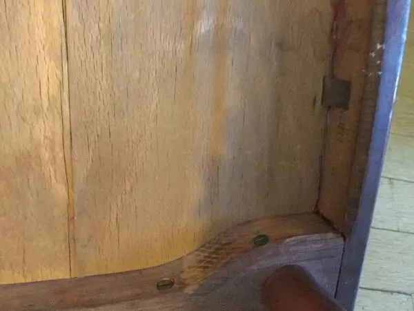 Illustration numéro 4 du produit Chaises bistrot vintage rouge en bois THONET 1950