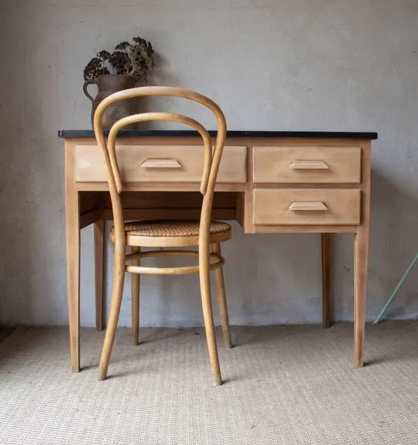 Illustration numéro 4 du produit bureau ancien bois clair scandinave