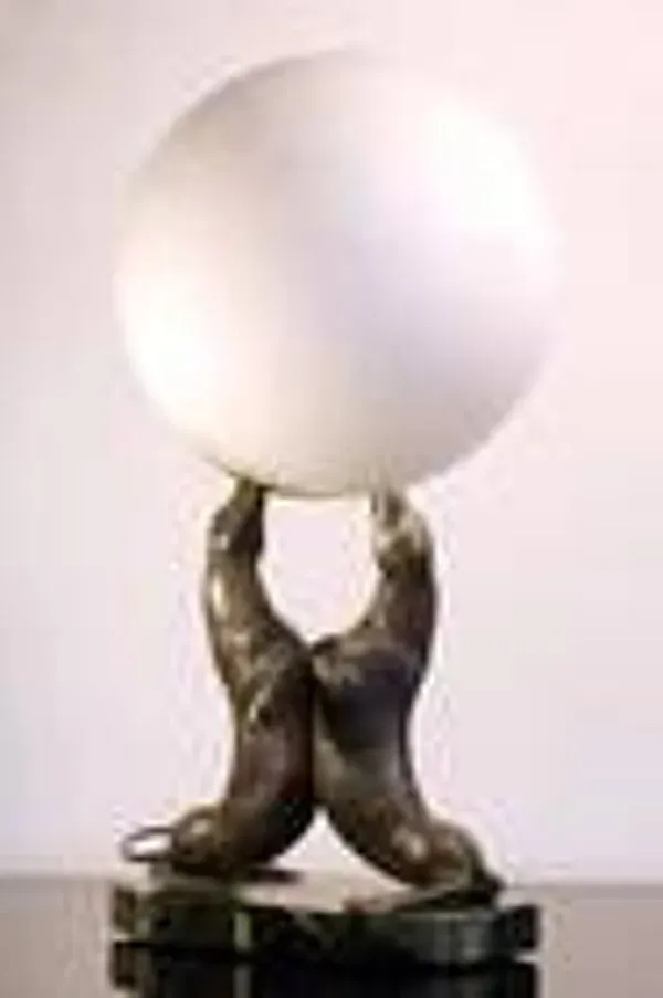 Illustration numéro 4 du produit lampe otaries Louis Carvin