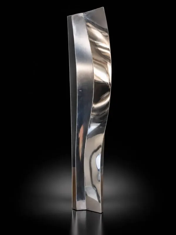 Illustration numéro 4 du produit Grand vase-sculpture signé – acier inoxydable poli miroir –  circa 199