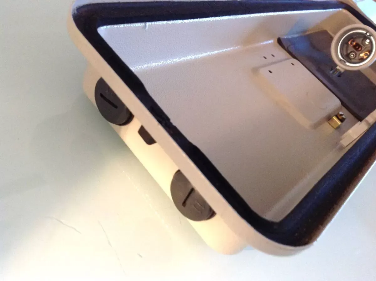 Illustration numéro 4 du produit Applique hublot rectangulaire en verre depoli style industriel/ années 70