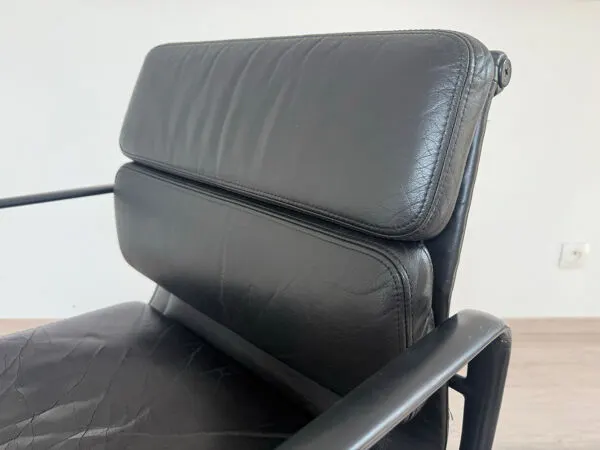 Illustration numéro 4 du produit Fauteuil de bureau Eames Vitra EA 227 années 70