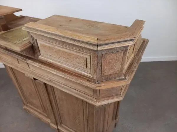 Illustration numéro 4 du produit Comptoir d'accueil de magasin